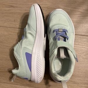 All In Motion Girls Sz 1 Sneakers